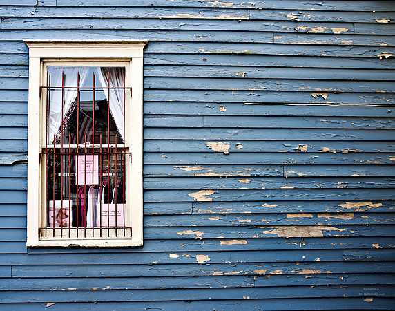 "Color, Doors, Objects, Scenery, Windows, Architecture, Automobiles, Artifacts"