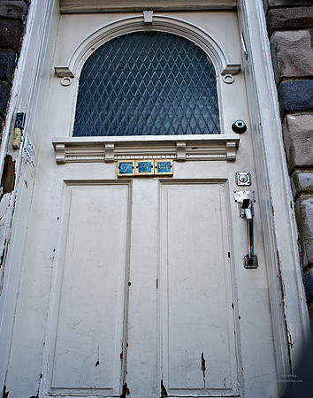 "Color, Doors, Objects, Scenery, Windows, Architecture, Automobiles, Artifacts"