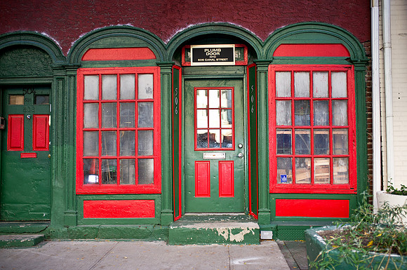"Color, Doors, Objects, Scenery, Windows, Architecture, Automobiles, Artifacts"