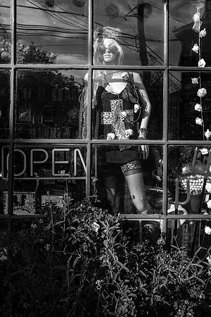 street photography, people, B&W, street scenes