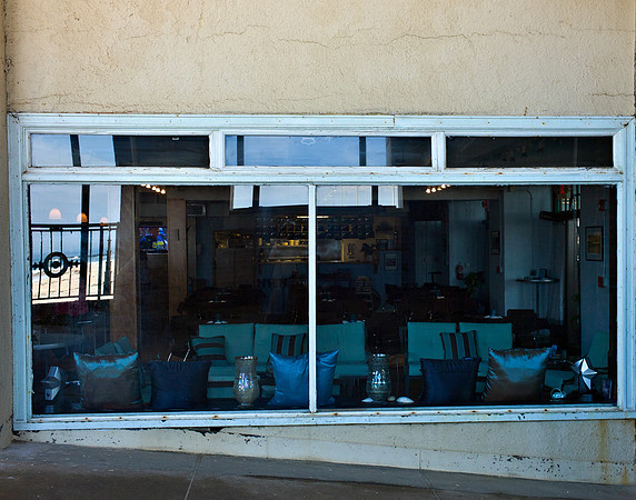 "Color, Doors, Objects, Scenery, Windows, Architecture, Automobiles, Artifacts"