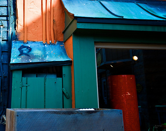 "Color, Doors, Objects, Scenery, Windows, Architecture, Automobiles, Artifacts"