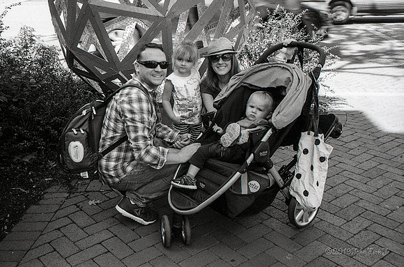 street photography, people, B&W, street scenes