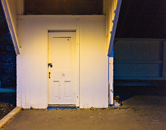 "Color, Doors, Objects, Scenery, Windows, Architecture, Automobiles, Artifacts"