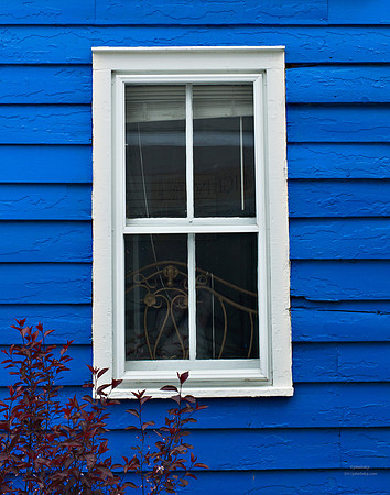 "Color, Doors, Objects, Scenery, Windows, Architecture, Automobiles, Artifacts"