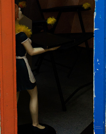 "Color, Doors, Objects, Scenery, Windows, Architecture, Automobiles, Artifacts"