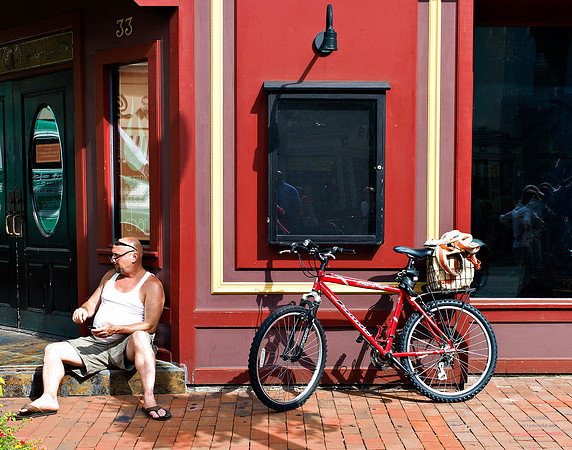 "Color, Doors, Objects, Scenery, Windows, Architecture, Automobiles, Artifacts"