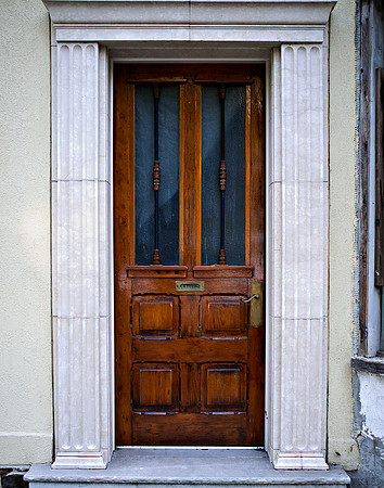 "Color, Doors, Objects, Scenery, Windows, Architecture, Automobiles, Artifacts"