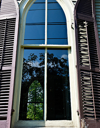 "Color, Doors, Objects, Scenery, Windows, Architecture, Automobiles, Artifacts"