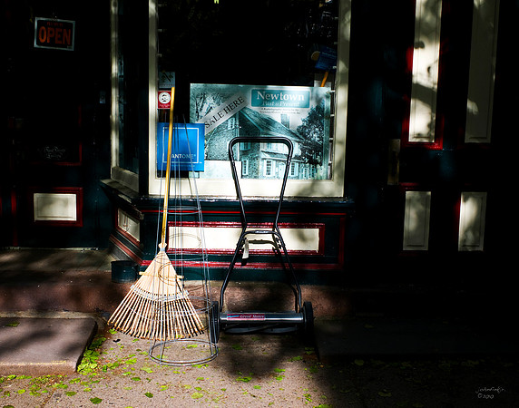 "Color, Doors, Objects, Scenery, Windows, Architecture, Automobiles, Artifacts"