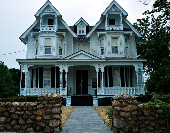 "Color, Doors, Objects, Scenery, Windows, Architecture, Automobiles, Artifacts"