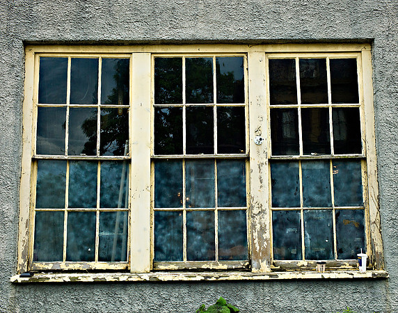 "Color, Doors, Objects, Scenery, Windows, Architecture, Automobiles, Artifacts"